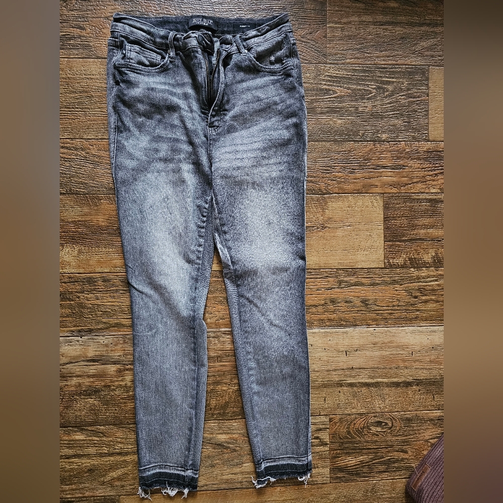 Judy Blue 13/31 Skinny Gray Jeans